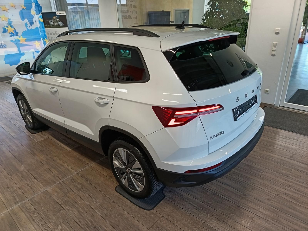 Skoda Karoq Style 1,5TSI DSG*AHK-VORBER*NAVI*LED*R-KAM - SUVSUV: slika 4 Skoda Karoq Style 1,5TSI DSG*AHK-VORBER*NAVI*LED*R-KAM - SUVSUV: slika 4