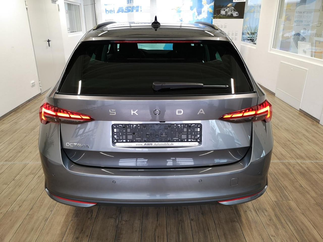 Skoda Octavia Combi Selection DSG*LED*ACC*WINTERPAKET* - Automobil: slika 5 Skoda Octavia Combi Selection DSG*LED*ACC*WINTERPAKET* - Automobil: slika 5