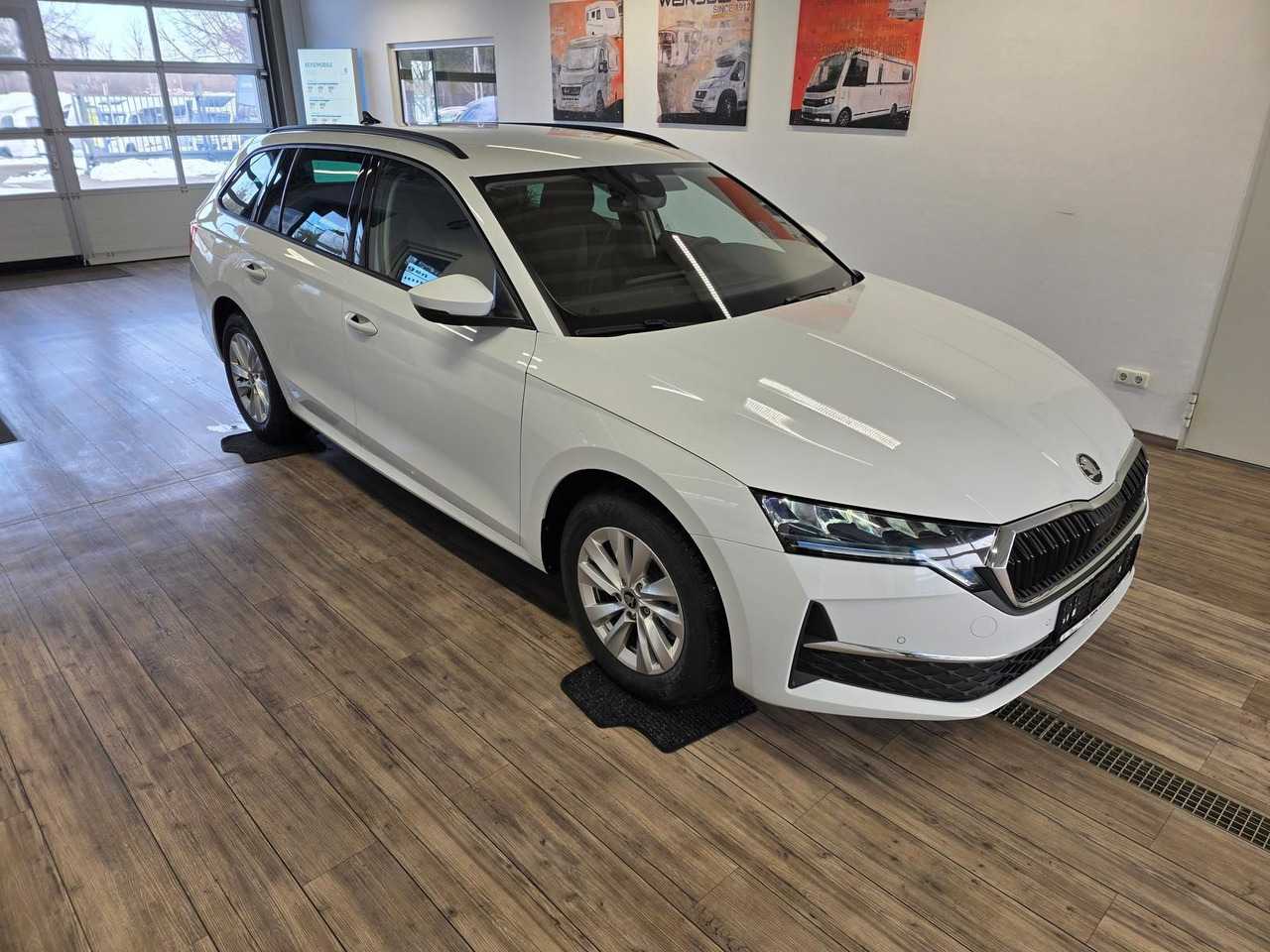 Skoda Octavia Combi Selection DSG*LED*ACC*WINTERPAKET* - Automobil: slika 3 Skoda Octavia Combi Selection DSG*LED*ACC*WINTERPAKET* - Automobil: slika 3