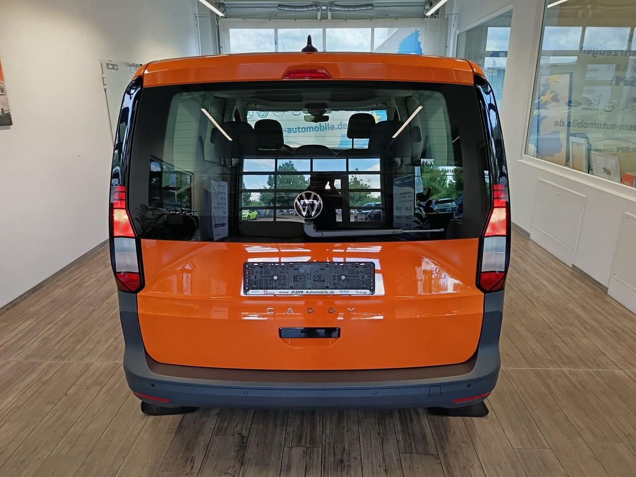 Volkswagen Caddy 2.0 TDI 75 kW*PDC*TEMP*DAB*KLIMA*5-SITZER* - Karavan: slika 5 Volkswagen Caddy 2.0 TDI 75 kW*PDC*TEMP*DAB*KLIMA*5-SITZER* - Karavan: slika 5