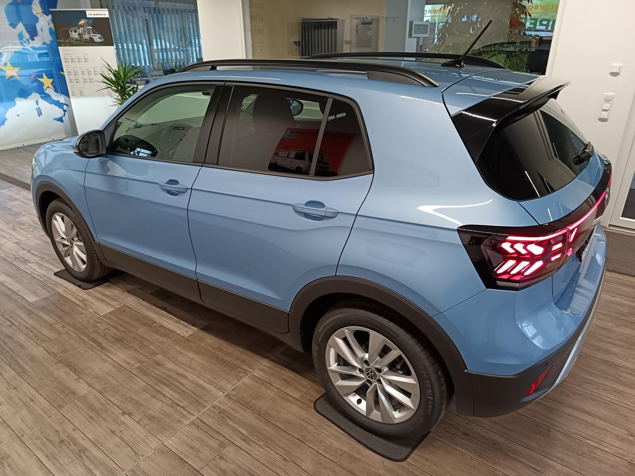Volkswagen T-Cross Life 1.5 TSI DSG*AHK*MATRIX LED*ACC*SHZ* - SUVSUV: slika 4 Volkswagen T-Cross Life 1.5 TSI DSG*AHK*MATRIX LED*ACC*SHZ* - SUVSUV: slika 4