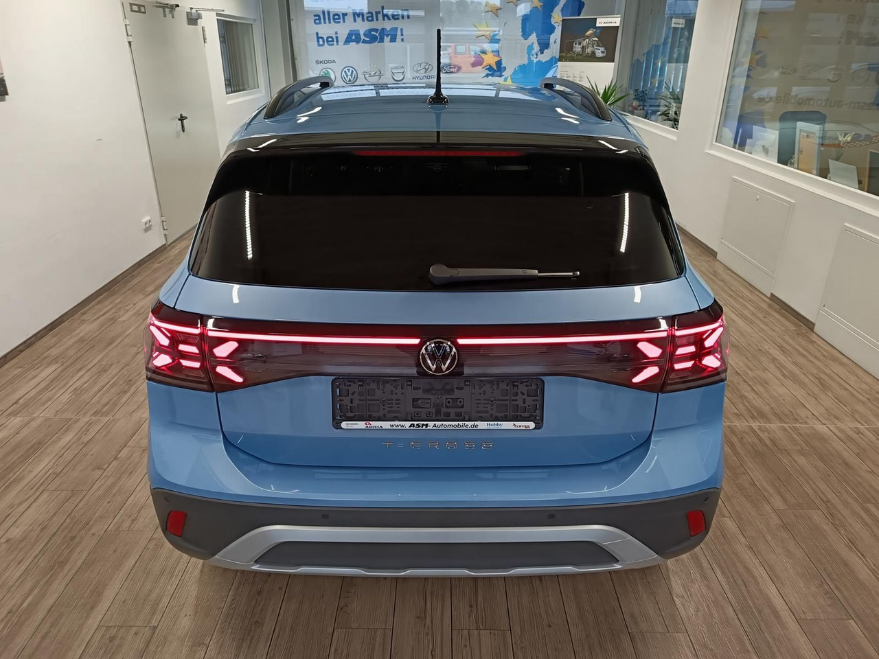Volkswagen T-Cross Life 1.5 TSI DSG*AHK*MATRIX LED*ACC*SHZ* - SUVSUV: slika 5 Volkswagen T-Cross Life 1.5 TSI DSG*AHK*MATRIX LED*ACC*SHZ* - SUVSUV: slika 5