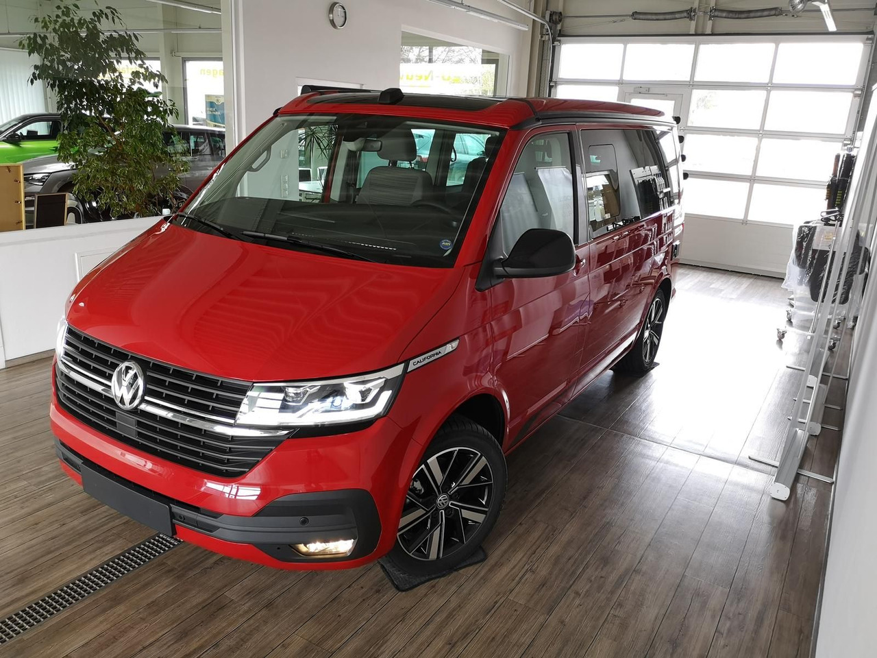 Volkswagen T6.1 California Coast DSG*SONDERZINSAKTION 3,99% - Kamp kombi: slika 4 Volkswagen T6.1 California Coast DSG*SONDERZINSAKTION 3,99% - Kamp kombi: slika 4