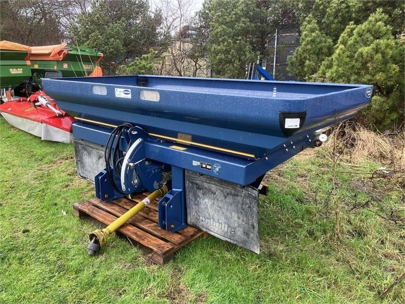 Bogballe M2 Med Calibrator Uniq - Rasipač prirodnog đubirva: slika 1 Bogballe M2 Med Calibrator Uniq - Rasipač prirodnog đubirva: slika 1