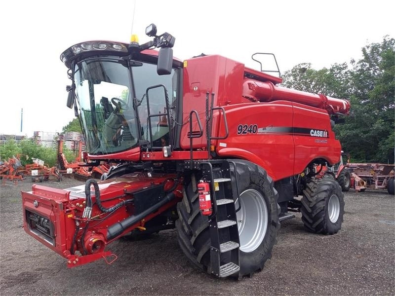 Case IH Axial Flow 9240 - Kombinovani kombajn: slika 1 Case IH Axial Flow 9240 - Kombinovani kombajn: slika 1
