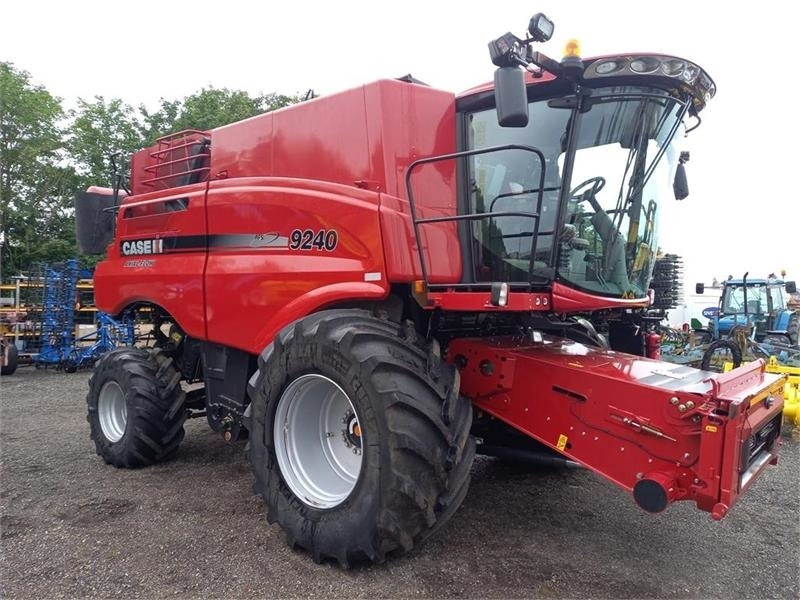 Case IH Axial Flow 9240 - Kombinovani kombajn: slika 2 Case IH Axial Flow 9240 - Kombinovani kombajn: slika 2