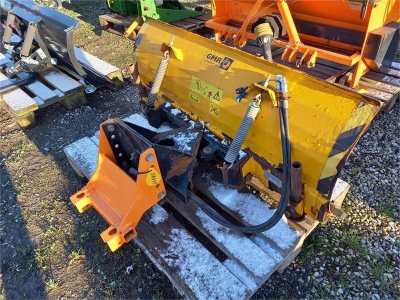 GMR FS1300L Med Stiga Titan ophæng - Raonik za sneg za Poljoprivredna mašina: slika 3 GMR FS1300L Med Stiga Titan ophæng - Raonik za sneg za Poljoprivredna mašina: slika 3