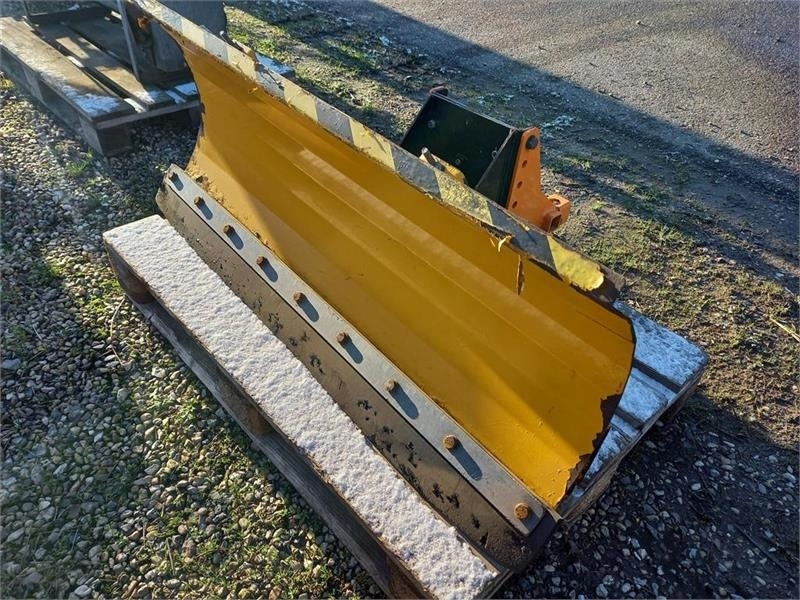 GMR FS1300L Med Stiga Titan ophæng - Raonik za sneg za Poljoprivredna mašina: slika 2 GMR FS1300L Med Stiga Titan ophæng - Raonik za sneg za Poljoprivredna mašina: slika 2