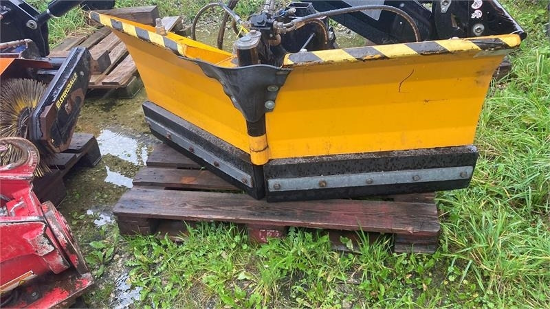 GMR FS1500V V-Plov - Raonik za sneg za Poljoprivredna mašina: slika 1 GMR FS1500V V-Plov - Raonik za sneg za Poljoprivredna mašina: slika 1