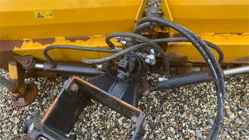 GMR FS1600VL V-Plov - Raonik za sneg za Poljoprivredna mašina: slika 4 GMR FS1600VL V-Plov - Raonik za sneg za Poljoprivredna mašina: slika 4