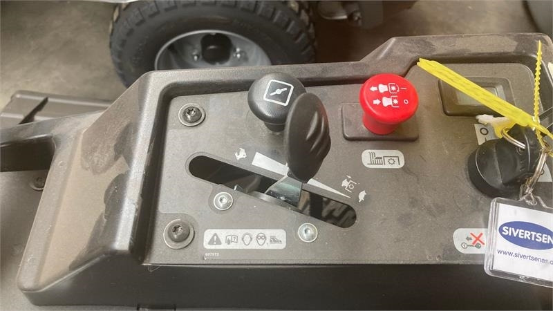 Hustler Raptor X 42 - Baštenska kosačica: slika 4 Hustler Raptor X 42 - Baštenska kosačica: slika 4