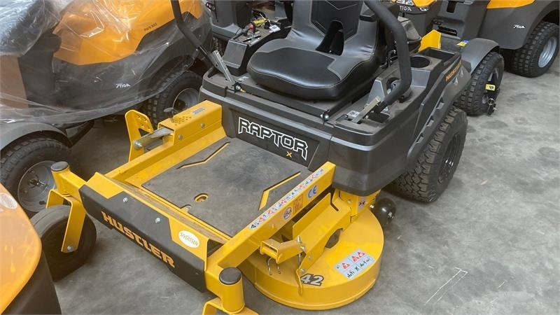 Hustler Raptor X 42 - Baštenska kosačica: slika 1 Hustler Raptor X 42 - Baštenska kosačica: slika 1