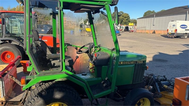 John Deere 755 Kompakt traktor  - Komunalni traktor: slika 3 John Deere 755 Kompakt traktor  - Komunalni traktor: slika 3