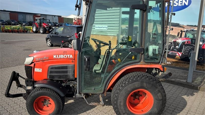 Kubota B2530 HST B2530 - Komunalni traktor: slika 3 Kubota B2530 HST B2530 - Komunalni traktor: slika 3