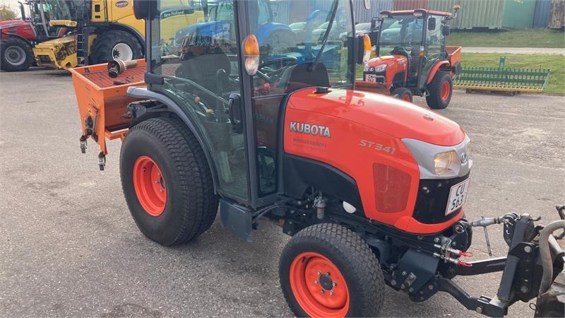Kubota ST341 inkl. 150 cm kost og udlægger - Komunalni traktor: slika 4 Kubota ST341 inkl. 150 cm kost og udlægger - Komunalni traktor: slika 4