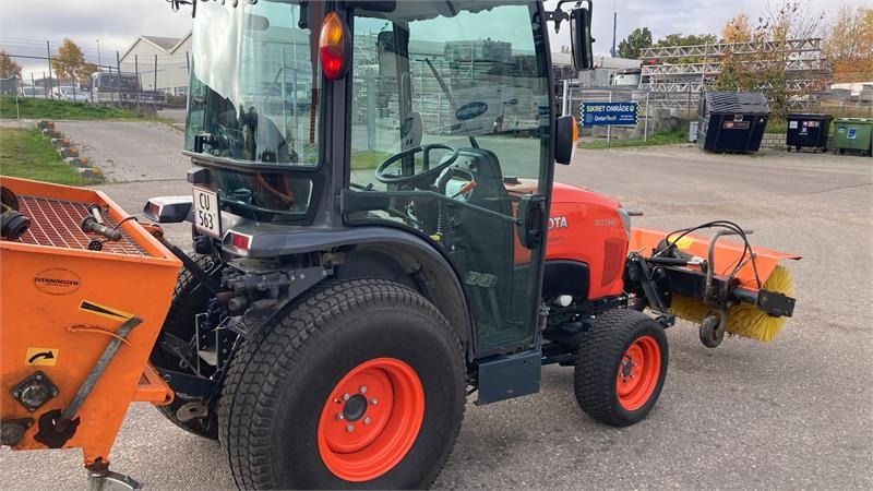 Kubota ST341 inkl. 150 cm kost og udlægger - Komunalni traktor: slika 5 Kubota ST341 inkl. 150 cm kost og udlægger - Komunalni traktor: slika 5