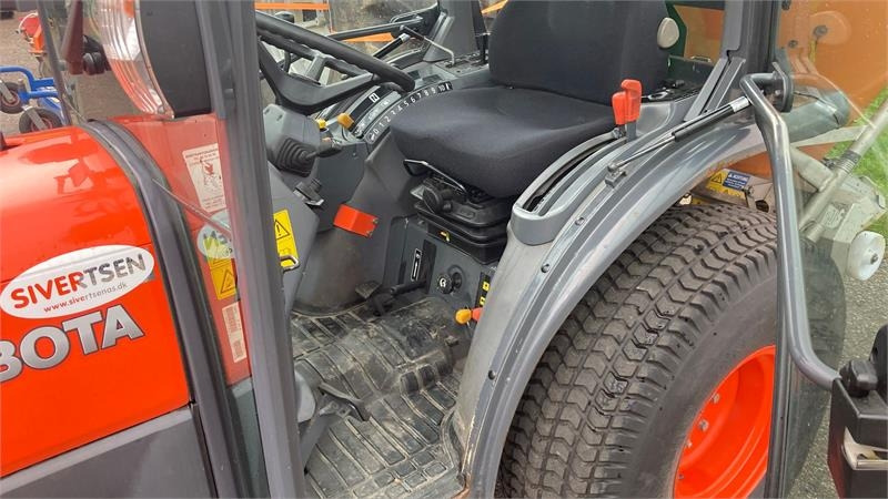 Kubota STW37 Kompakttraktor - Komunalni traktor: slika 4 Kubota STW37 Kompakttraktor - Komunalni traktor: slika 4