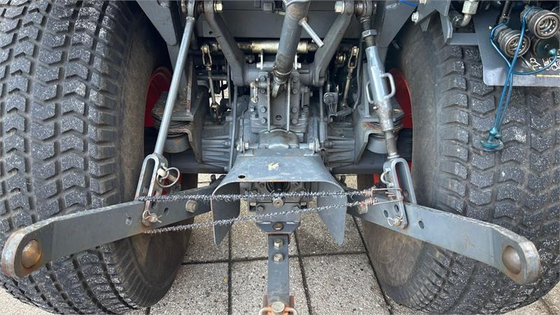 Kubota STW37 Kompakttraktor - Komunalni traktor: slika 5 Kubota STW37 Kompakttraktor - Komunalni traktor: slika 5