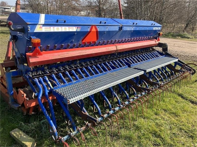 Kuhn HR 4002 Med Fiona Astra SR - Kombinovana mašina za setvu: slika 4 Kuhn HR 4002 Med Fiona Astra SR - Kombinovana mašina za setvu: slika 4