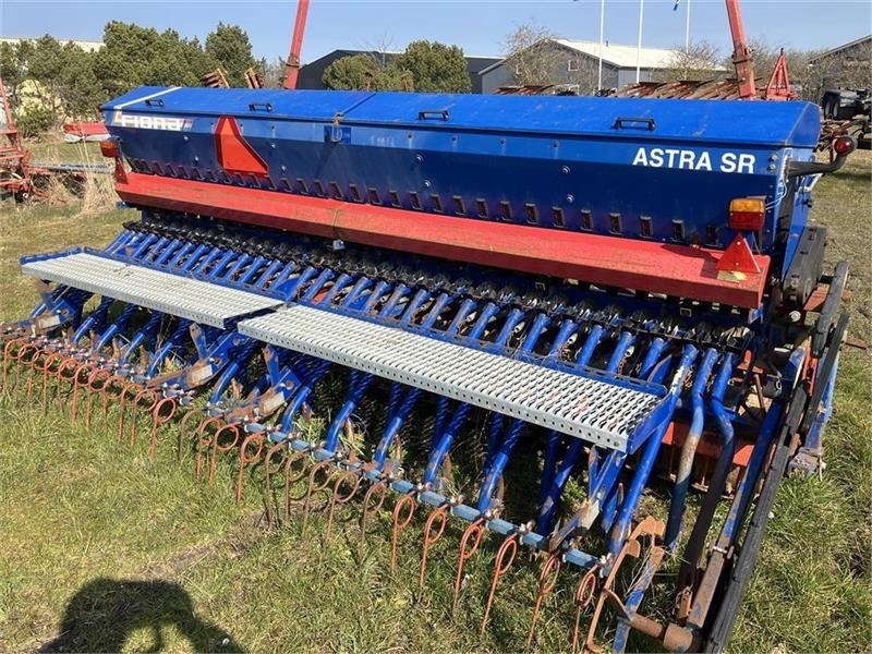 Kuhn HR 4002 Med Fiona Astra SR - Kombinovana mašina za setvu: slika 3 Kuhn HR 4002 Med Fiona Astra SR - Kombinovana mašina za setvu: slika 3