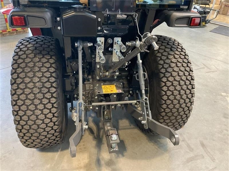 Massey Ferguson 1740 HC - Komunalni traktor: slika 4 Massey Ferguson 1740 HC - Komunalni traktor: slika 4