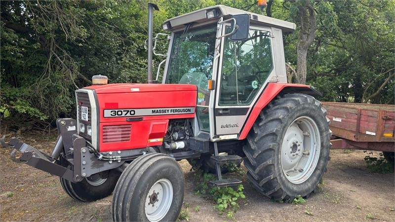 Massey Ferguson 3070 Traktor - Traktor: slika 1 Massey Ferguson 3070 Traktor - Traktor: slika 1
