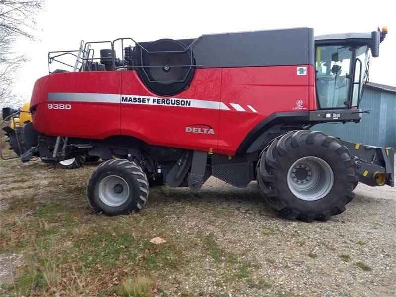 Massey Ferguson 9380 DELTA 35 fods Powerflow - Kombinovani kombajn: slika 4 Massey Ferguson 9380 DELTA 35 fods Powerflow - Kombinovani kombajn: slika 4