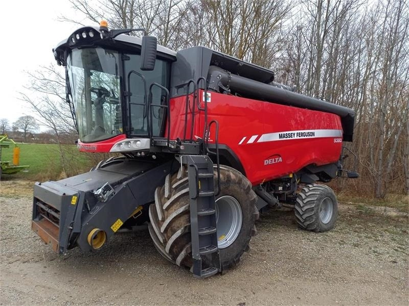 Massey Ferguson 9380 DELTA 35 fods Powerflow - Kombinovani kombajn: slika 1 Massey Ferguson 9380 DELTA 35 fods Powerflow - Kombinovani kombajn: slika 1