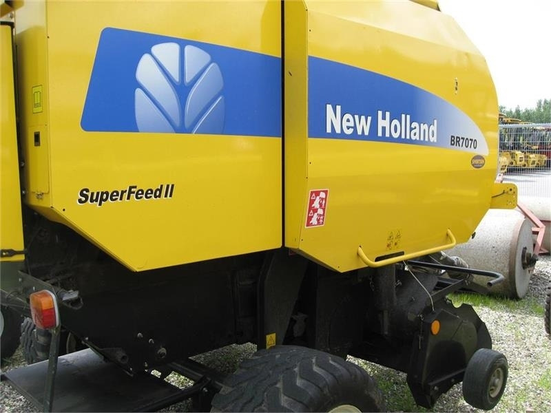 New Holland BR7070 med SUPER FEED - Balirka za okrugle bale: slika 3 New Holland BR7070 med SUPER FEED - Balirka za okrugle bale: slika 3