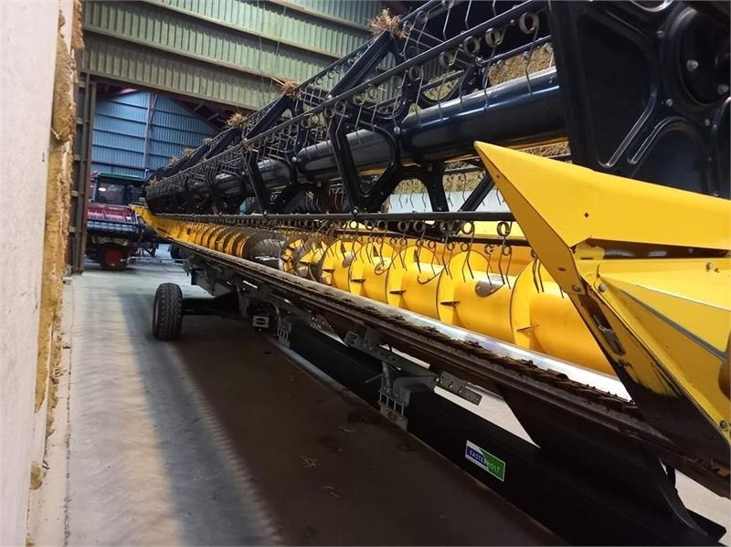 Kombinovani kombajn New Holland CR9.80: slika 11