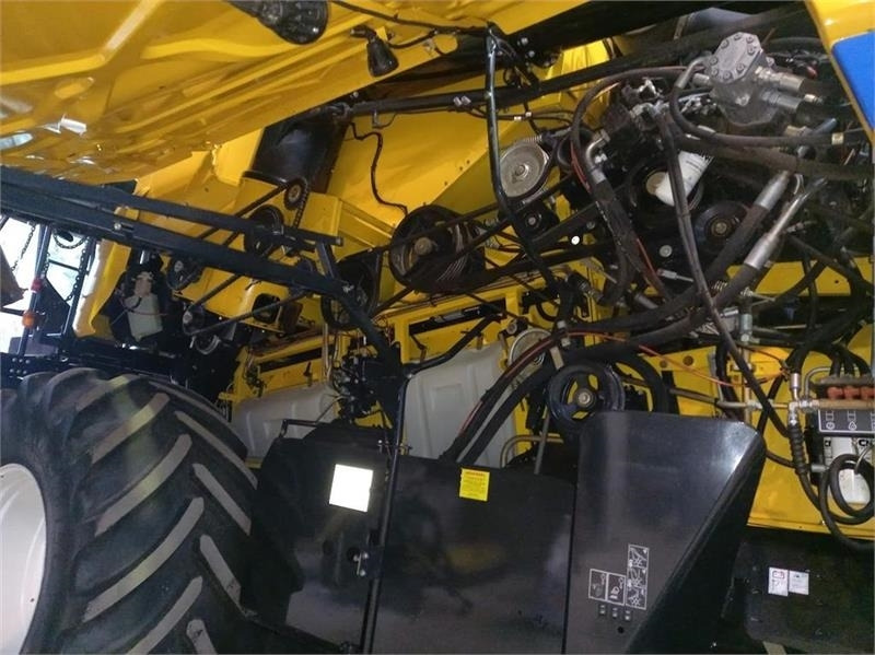 Kombinovani kombajn New Holland CR9.80: slika 6