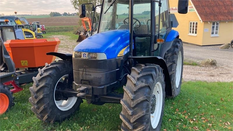 New Holland TD90D - Traktor: slika 2 New Holland TD90D - Traktor: slika 2