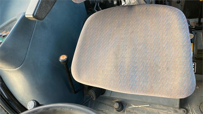 New Holland TD90D - Traktor: slika 5 New Holland TD90D - Traktor: slika 5