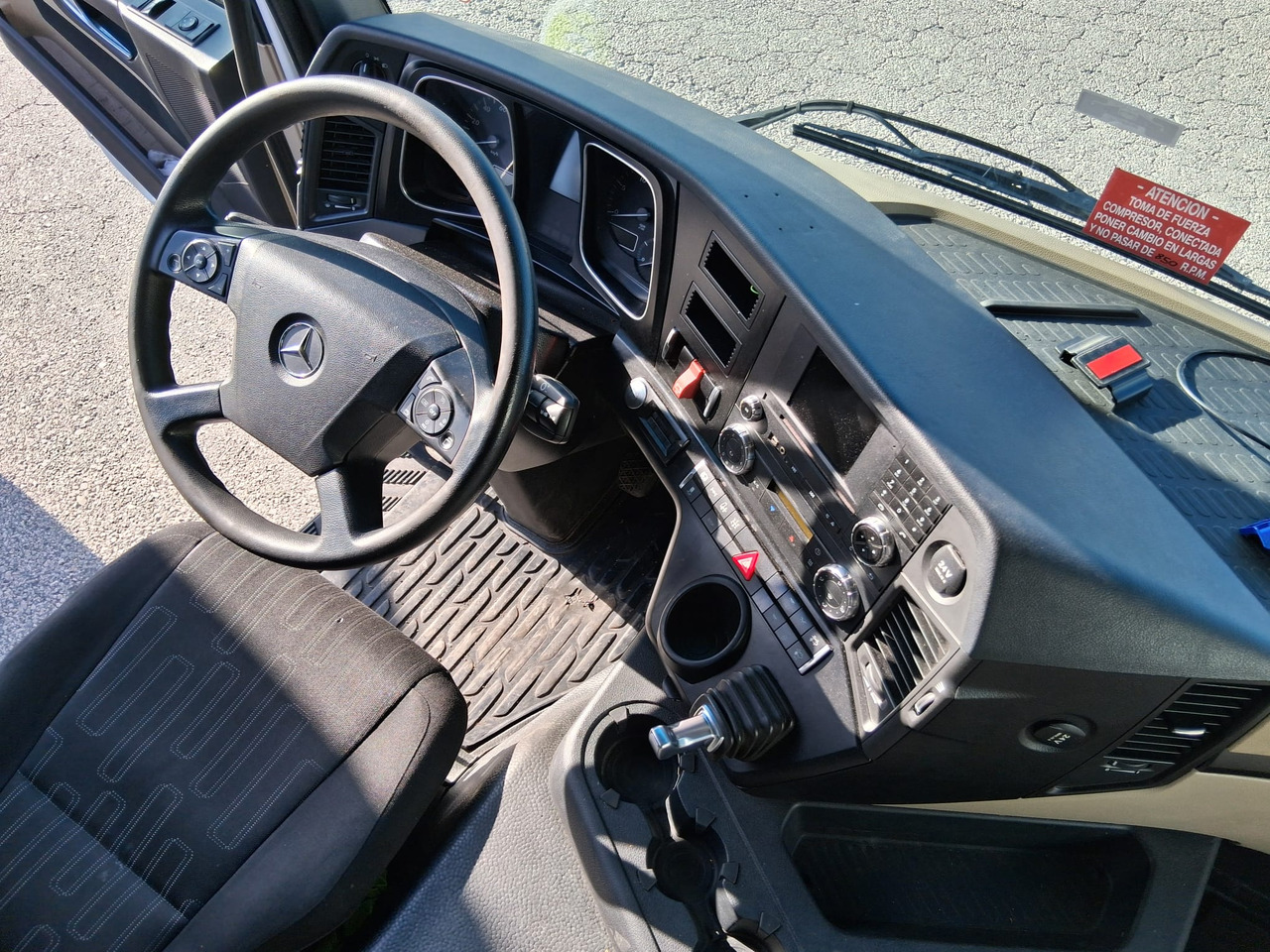 Tegljač Mercedes 1843LS: slika 14