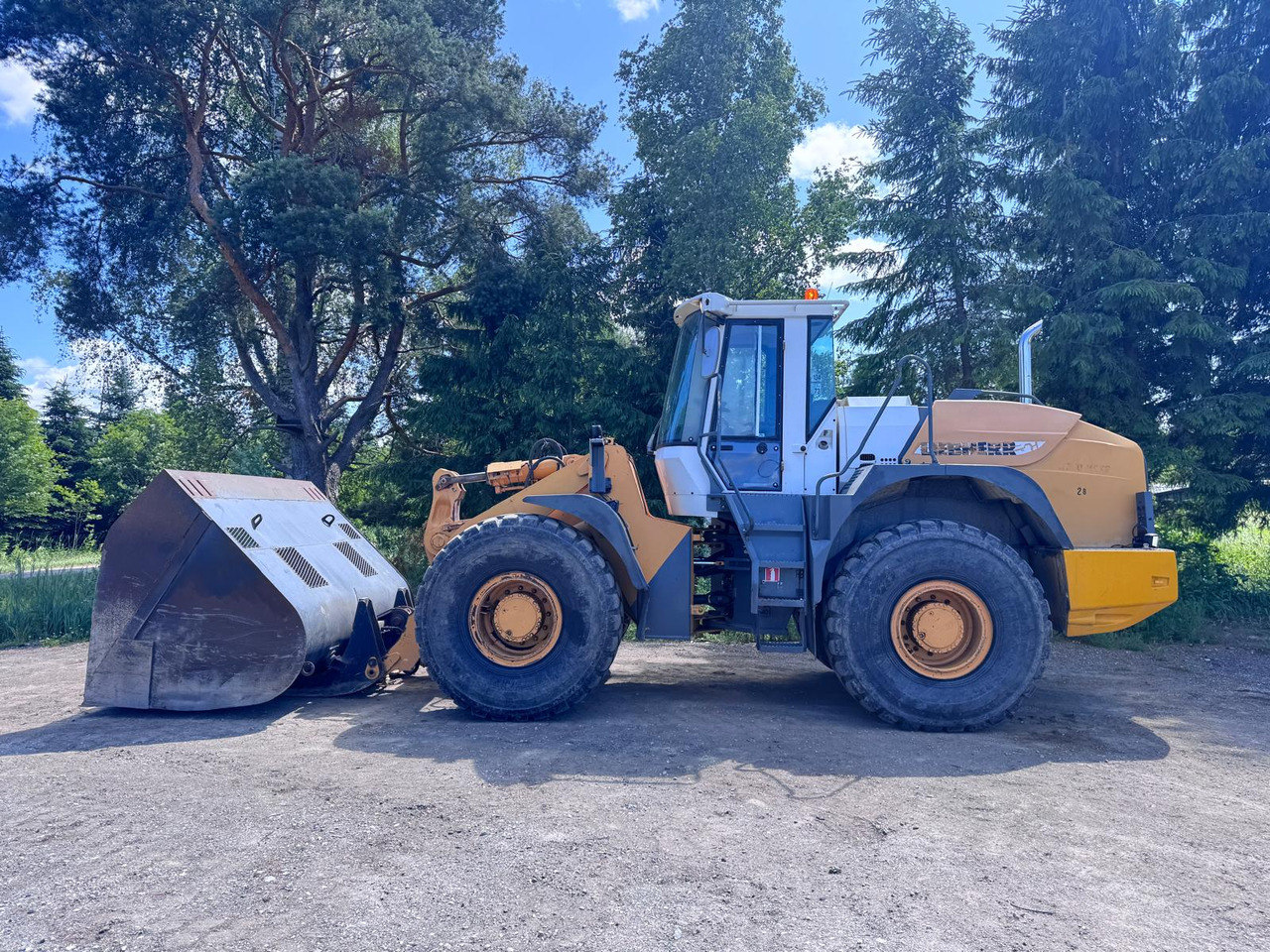 Liebherr L544 - Utovarivač točkaš: slika 2 Liebherr L544 - Utovarivač točkaš: slika 2