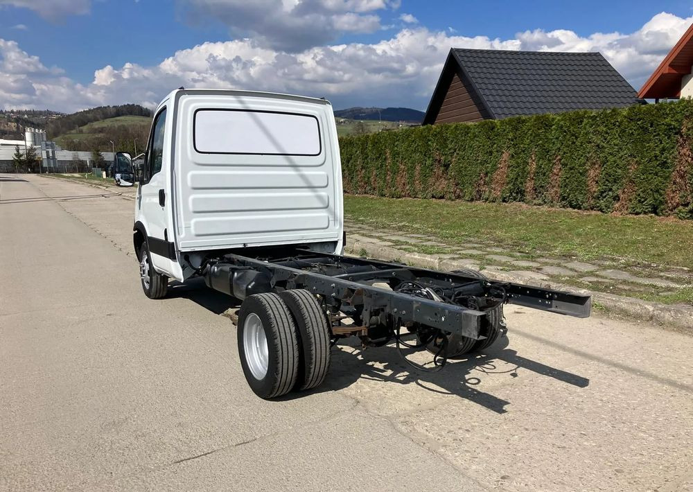Iveco DAILY 35C13 ramo do zabudowy kiper wywrotka - Kamion sa golom šasijom i zatvorenom kabinom: slika 3 Iveco DAILY 35C13 ramo do zabudowy kiper wywrotka - Kamion sa golom šasijom i zatvorenom kabinom: slika 3