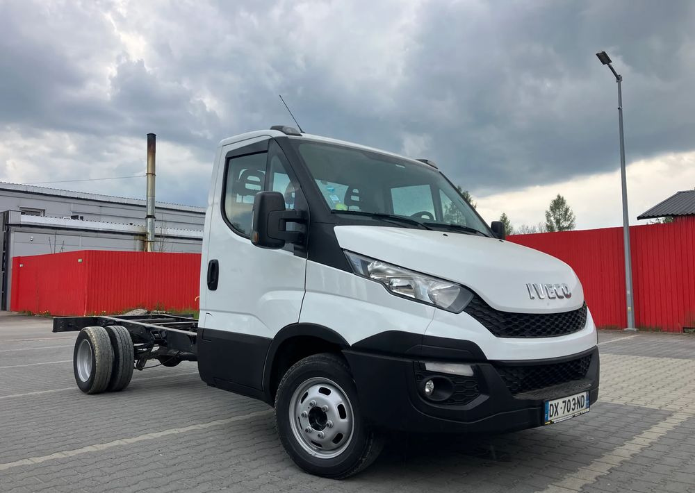 Iveco DAILY 35C13 ramo do zabudowy kiper wywrotka - Kamion sa golom šasijom i zatvorenom kabinom: slika 2 Iveco DAILY 35C13 ramo do zabudowy kiper wywrotka - Kamion sa golom šasijom i zatvorenom kabinom: slika 2