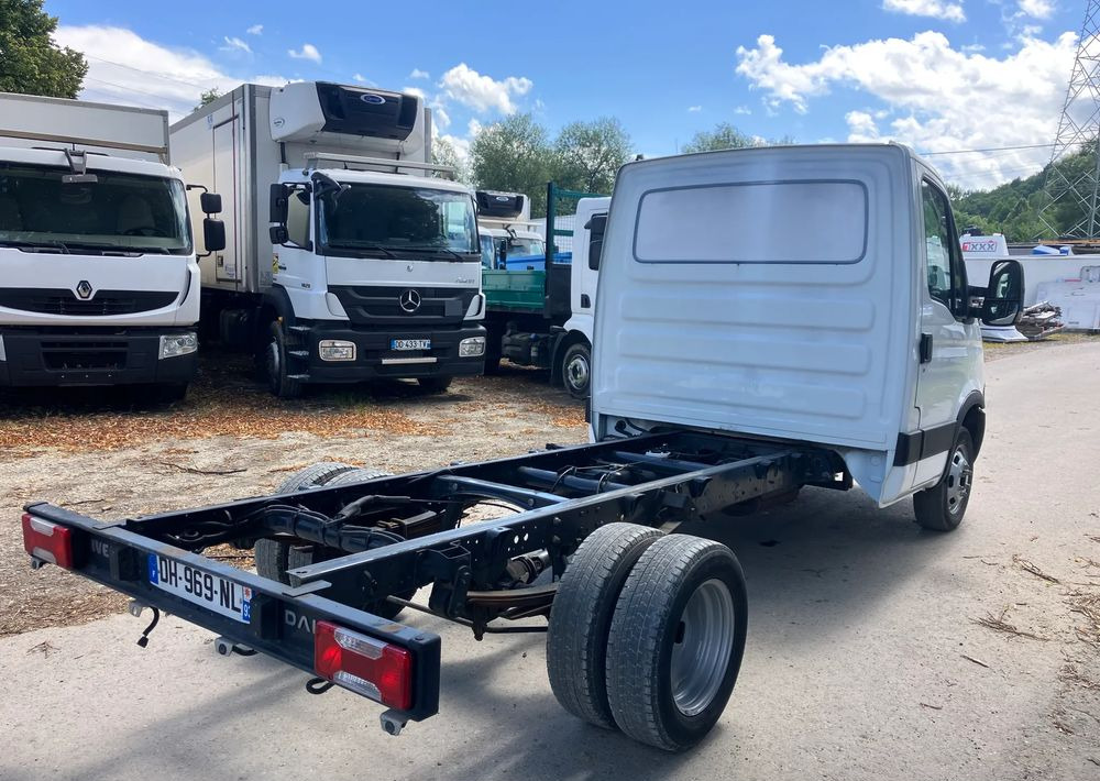 Iveco DAILY 35C13 ramo do zabudowy kiper wywrotka - Kamion sa golom šasijom i zatvorenom kabinom: slika 3 Iveco DAILY 35C13 ramo do zabudowy kiper wywrotka - Kamion sa golom šasijom i zatvorenom kabinom: slika 3