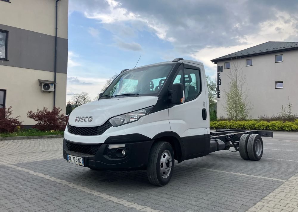 Iveco DAILY 35C13 ramo do zabudowy kiper wywrotka - Kamion sa golom šasijom i zatvorenom kabinom: slika 1 Iveco DAILY 35C13 ramo do zabudowy kiper wywrotka - Kamion sa golom šasijom i zatvorenom kabinom: slika 1
