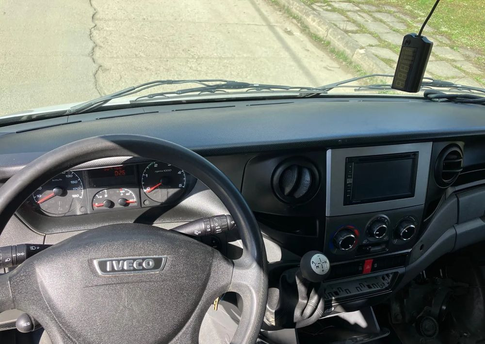 Iveco DAILY 35C13 ramo do zabudowy kiper wywrotka - Kamion sa golom šasijom i zatvorenom kabinom: slika 4 Iveco DAILY 35C13 ramo do zabudowy kiper wywrotka - Kamion sa golom šasijom i zatvorenom kabinom: slika 4