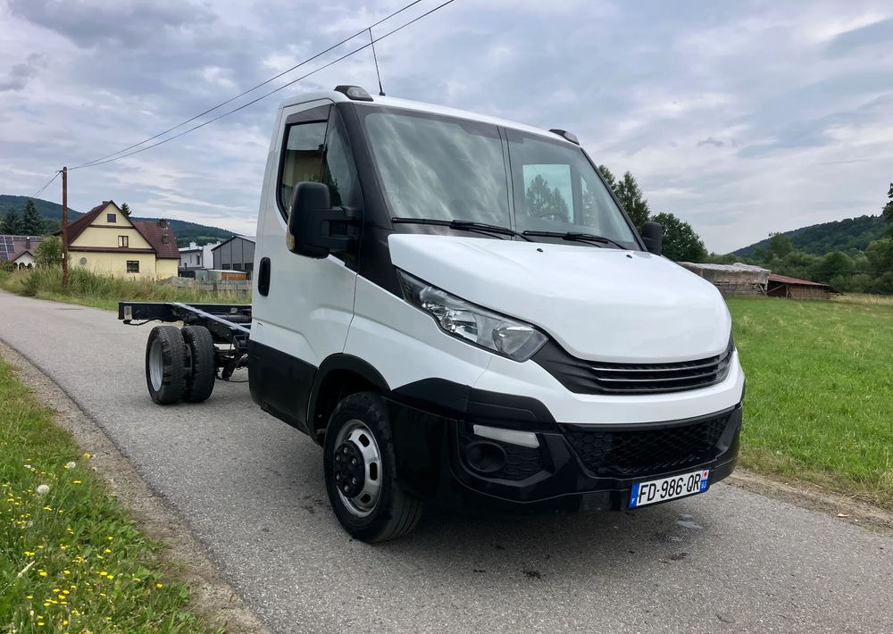 Iveco DAILY 35C14 ramo do zabudowy kiper wywrotka - Kamion sa golom šasijom i zatvorenom kabinom: slika 2 Iveco DAILY 35C14 ramo do zabudowy kiper wywrotka - Kamion sa golom šasijom i zatvorenom kabinom: slika 2