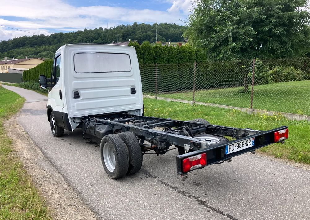 Iveco DAILY 35C14 ramo do zabudowy kiper wywrotka - Kamion sa golom šasijom i zatvorenom kabinom: slika 4 Iveco DAILY 35C14 ramo do zabudowy kiper wywrotka - Kamion sa golom šasijom i zatvorenom kabinom: slika 4