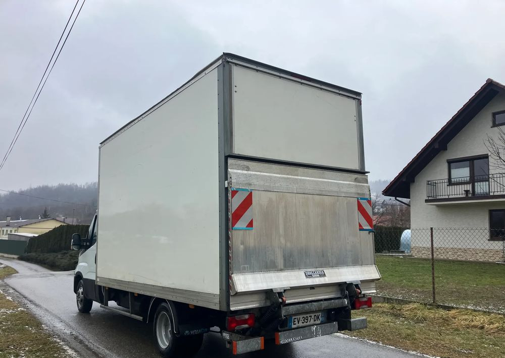 Iveco DAILY 35C16 kontener kurierka winda - Dostavno vozilo sa zatvorenim sandukom: slika 4 Iveco DAILY 35C16 kontener kurierka winda - Dostavno vozilo sa zatvorenim sandukom: slika 4