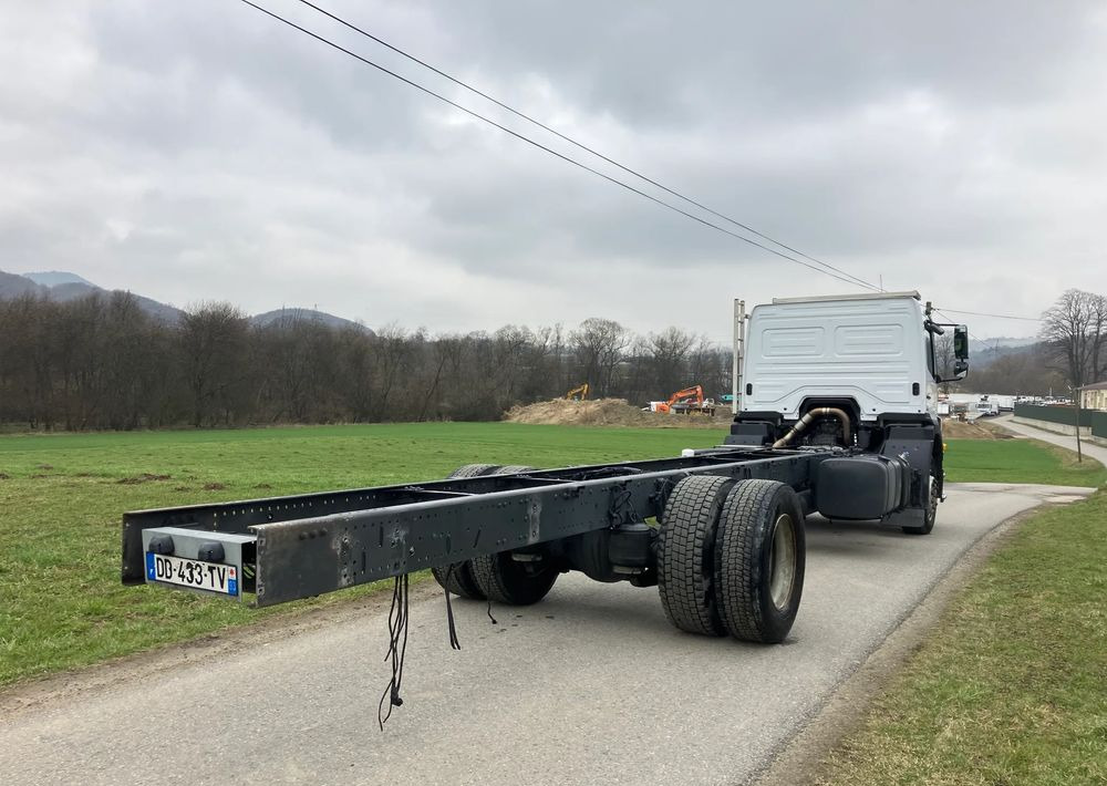 Mercedes-Benz Mercedes Axor 1829 Rama do zabudowy kiper beczka hakowiec laweta - Kamion sa golom šasijom i zatvorenom kabinom: slika 4 Mercedes-Benz Mercedes Axor 1829 Rama do zabudowy kiper beczka hakowiec laweta - Kamion sa golom šasijom i zatvorenom kabinom: slika 4
