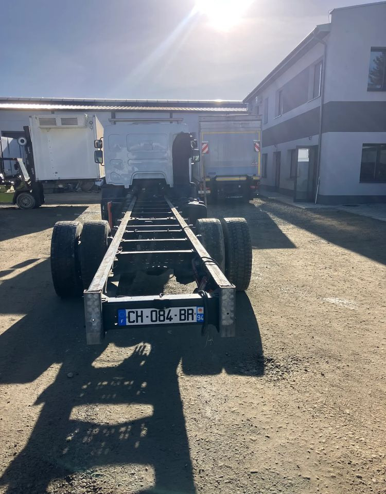 Renault RENAULT Premium 280 ramo do zabudowy - Kamion sa golom šasijom i zatvorenom kabinom: slika 4 Renault RENAULT Premium 280 ramo do zabudowy - Kamion sa golom šasijom i zatvorenom kabinom: slika 4