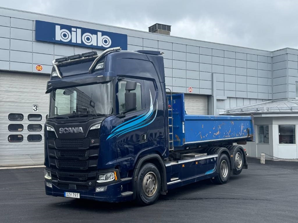 Scania S 580 6x2*4 Lastväxlare Hiab ink Flak - Kamion sa hidrauličnom kukom: slika 1 Scania S 580 6x2*4 Lastväxlare Hiab ink Flak - Kamion sa hidrauličnom kukom: slika 1