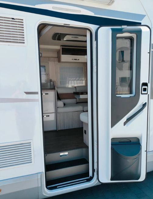Elnagh Elnagh T-Loft 532 WINTER Alarm Solar Camera Air Conditioning Truma Diesel E FV23% Awning Remis Retrofitted Elnagh Elnagh T-Loft 532 WINTER Alarm Solar Camera Air Conditioning Truma Diesel E FV23% Awning Remis Retrofitted: slika 6