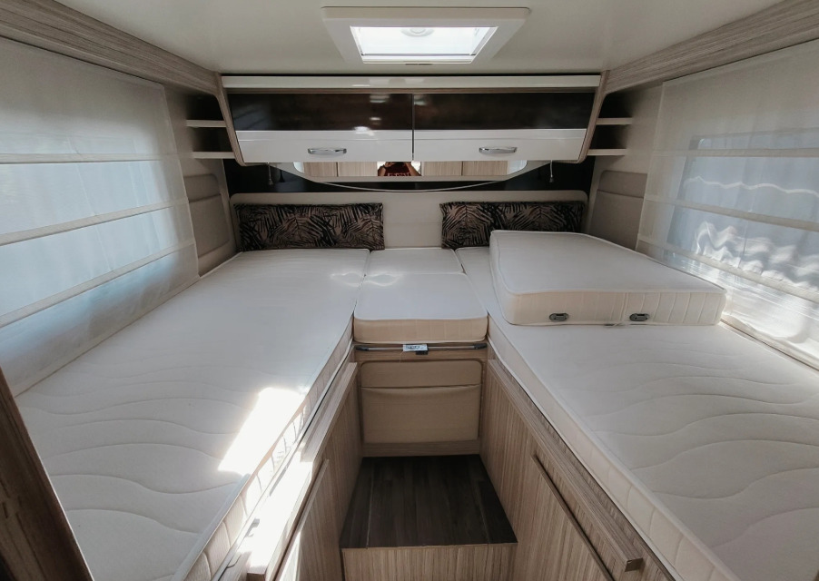 Elnagh Elnagh T-Loft 532 WINTER Alarm Solar Camera Air Conditioning Truma Diesel E FV23% Awning Remis Retrofitted Elnagh Elnagh T-Loft 532 WINTER Alarm Solar Camera Air Conditioning Truma Diesel E FV23% Awning Remis Retrofitted: slika 19