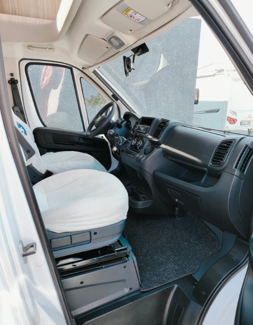 Elnagh Elnagh T-Loft 532 WINTER Alarm Solar Camera Air Conditioning Truma Diesel E FV23% Awning Remis Retrofitted Elnagh Elnagh T-Loft 532 WINTER Alarm Solar Camera Air Conditioning Truma Diesel E FV23% Awning Remis Retrofitted: slika 7