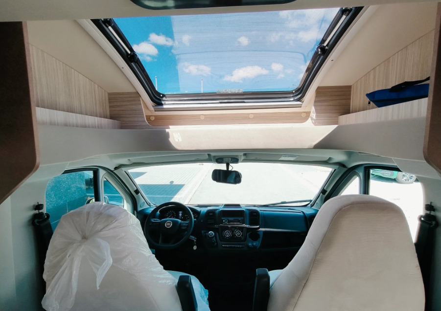 Elnagh Elnagh T-Loft 532 WINTER Alarm Solar Camera Air Conditioning Truma Diesel E FV23% Awning Remis Retrofitted Elnagh Elnagh T-Loft 532 WINTER Alarm Solar Camera Air Conditioning Truma Diesel E FV23% Awning Remis Retrofitted: slika 22